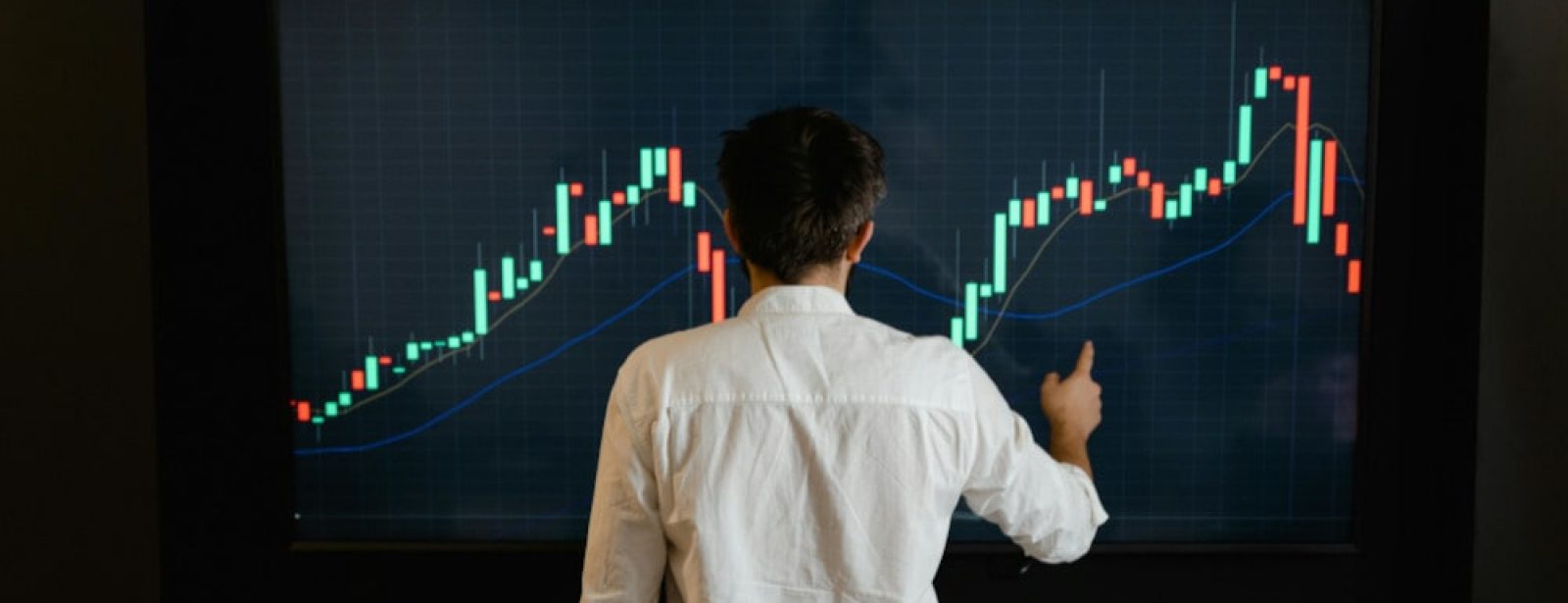 Three UK Revises Annual Price Hikes for Future Customers