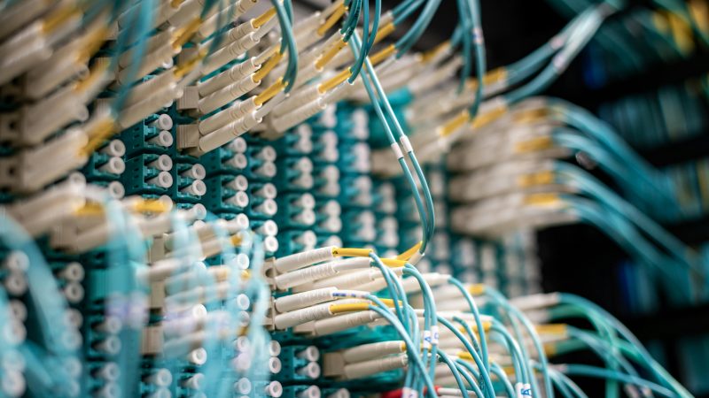 Three UK introduces 100Mbps speed caps on new plans