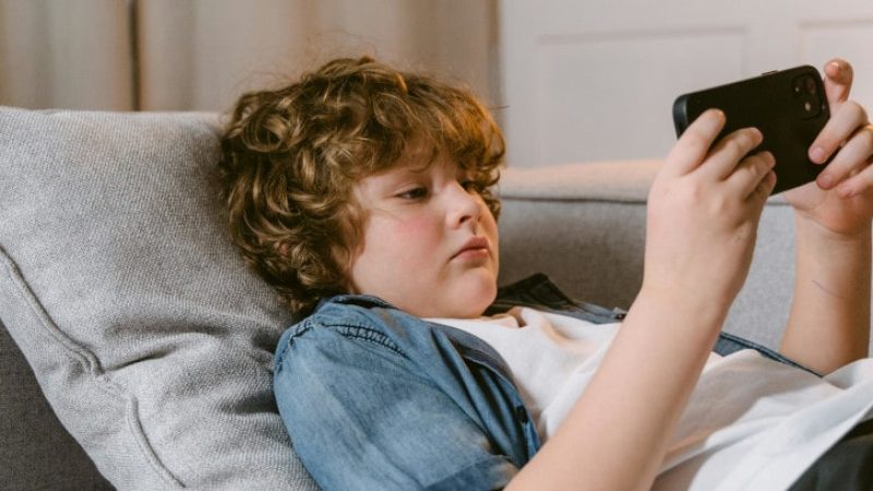 EE's New Teen Phone Plans Offer Reassurance and Control